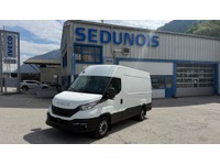 SEDU206_2886203 vehicle image