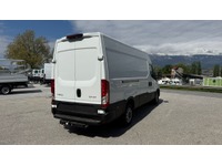SEDU206_2886203 vehicle image