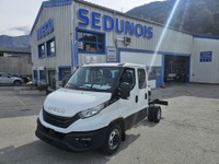 SEDU206_2897617 vehicle image