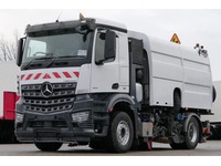 DOLD2821_2756873 vehicle image