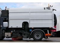 DOLD2821_2756873 vehicle image