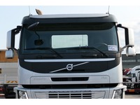 DOLD2821_2756876 vehicle image