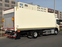 GALA741_3025191 vehicle image
