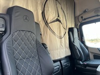 0287026 vehicle image