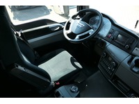 DOLD2821_2658089 vehicle image