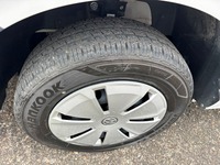 MAN126_2966616 vehicle image