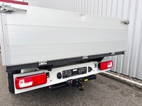 MAN126_2966616 vehicle image