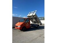 PRES5807_3013338 vehicle image