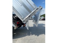 BARR136_2727611 vehicle image