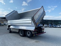 BARR136_2727611 vehicle image