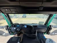 TMR8055_2868612 vehicle image