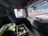 CAVI8878_2668232 vehicle image