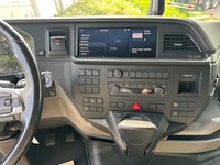UNIK8334_2690500 vehicle image