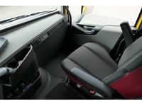 DOLD2821_2678412 vehicle image