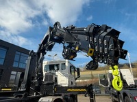 TMR8055_2868614 vehicle image