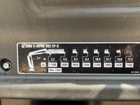 TMR8055_2868614 vehicle image