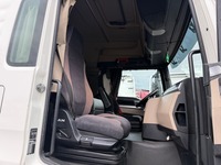 UNIK8334_2884773 vehicle image