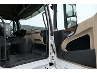 DOLD2821_2830254 vehicle image