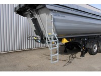 BFS260_2757047 vehicle image