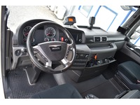 TOC1273_2751176 vehicle image