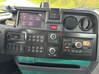 WIND191_2709156 vehicle image