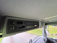 WIND191_2709156 vehicle image