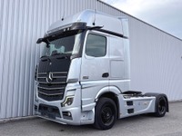 MAN126_2974764 vehicle image