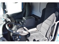 TOC1273_3036678 vehicle image