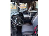 THOM6454_2779051 vehicle image