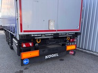 MAN126_2976407 vehicle image