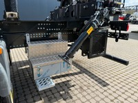 TMR8055_2868613 vehicle image