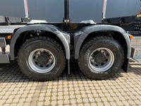 TMR8055_2868613 vehicle image