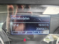 VONA10180_2851631 vehicle image