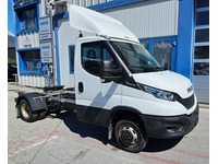 SEDU206_2876786 vehicle image