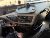 UNIK8334_3036891 vehicle image