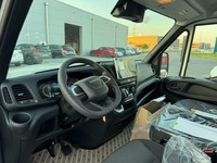STUD177_2959034 vehicle image