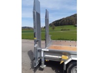 0182026 vehicle image