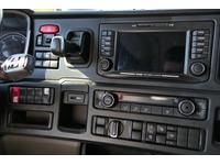 DOLD2821_2697974 vehicle image