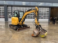 AGRO3463_2683648 vehicle image