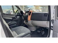 THOM6454_2738990 vehicle image