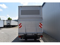 TOC1273_2964796 vehicle image