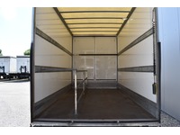 TOC1273_2964796 vehicle image