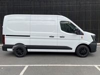EBER138_2676617 vehicle image