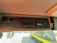 THOM6454_2889404 vehicle image