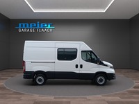 FLAA9869_2776768 vehicle image