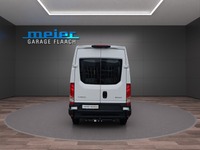 FLAA9869_2776768 vehicle image