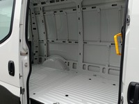 FLAA9869_2776768 vehicle image