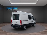 FLAA9869_2776768 vehicle image