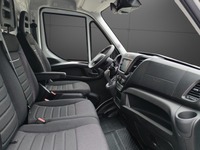 FLAA9869_2776768 vehicle image