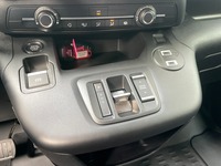 GCTA8102_2998786 vehicle image